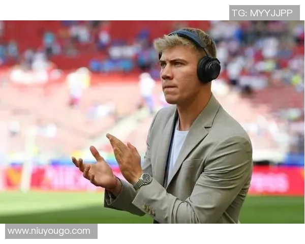 霍伊伦的传奇人生与科学探索之旅：从梦想起航到辉煌成就的启示